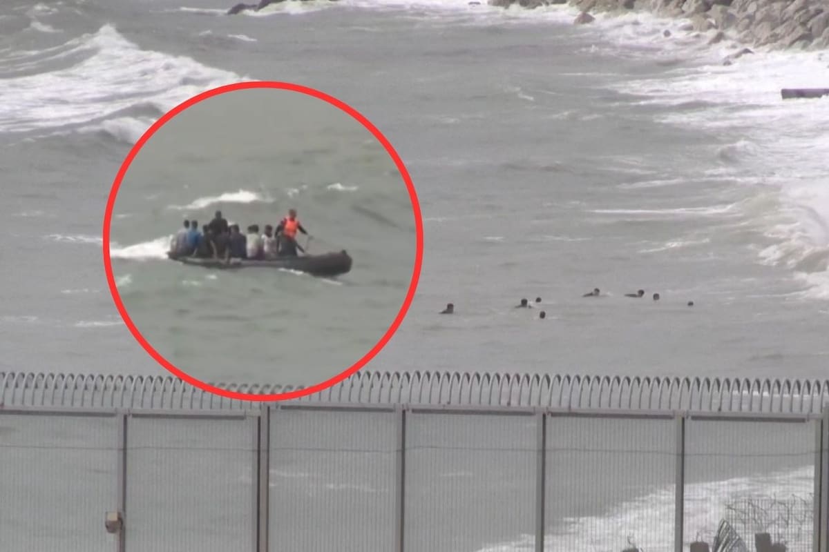 Niños y adultos migrantes cruzan a nado desde Marruecos hasta Ceuta en condiciones extremas