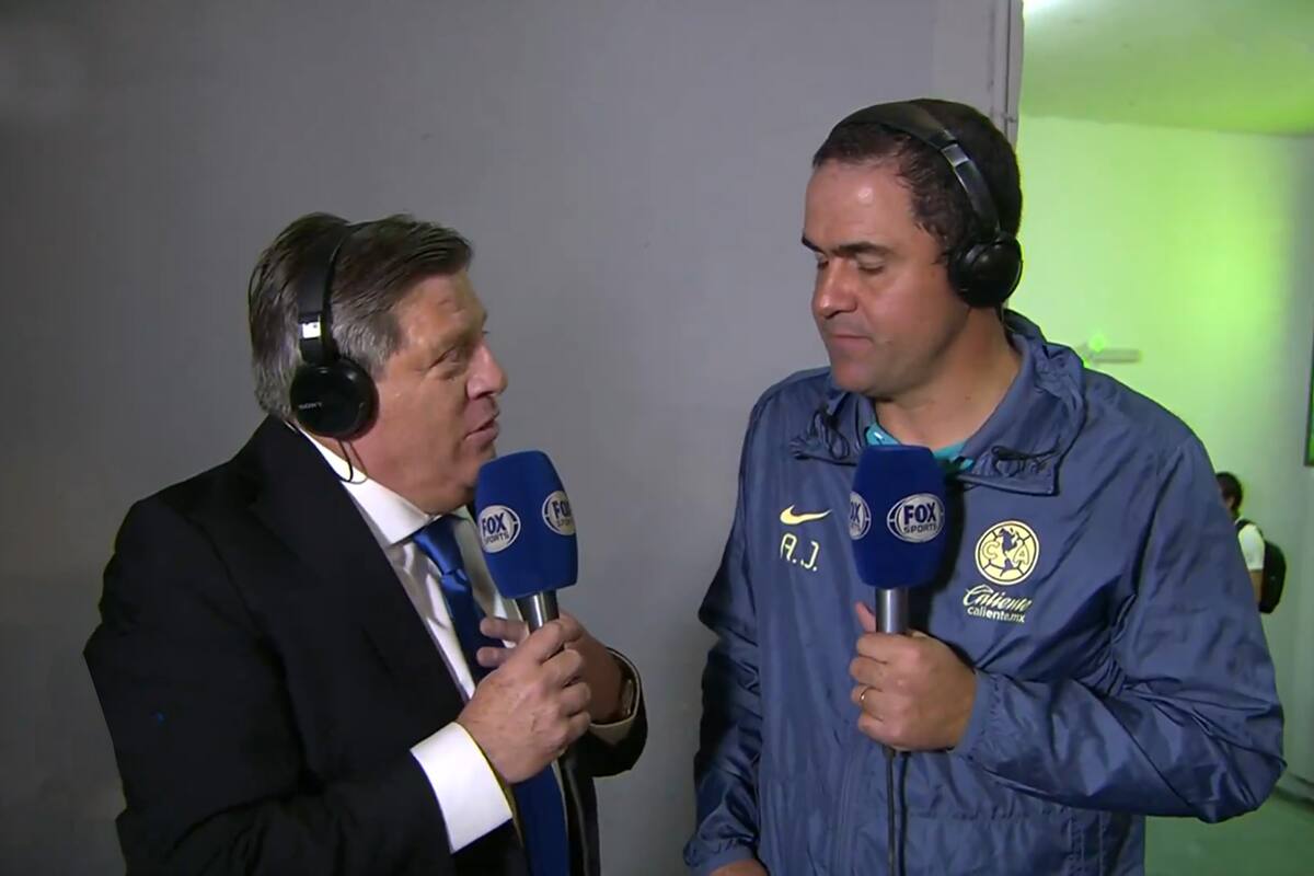 VIDEO: Miguel ‘Piojo’ Herrera debuta como reportero y entrevista a André Jardine