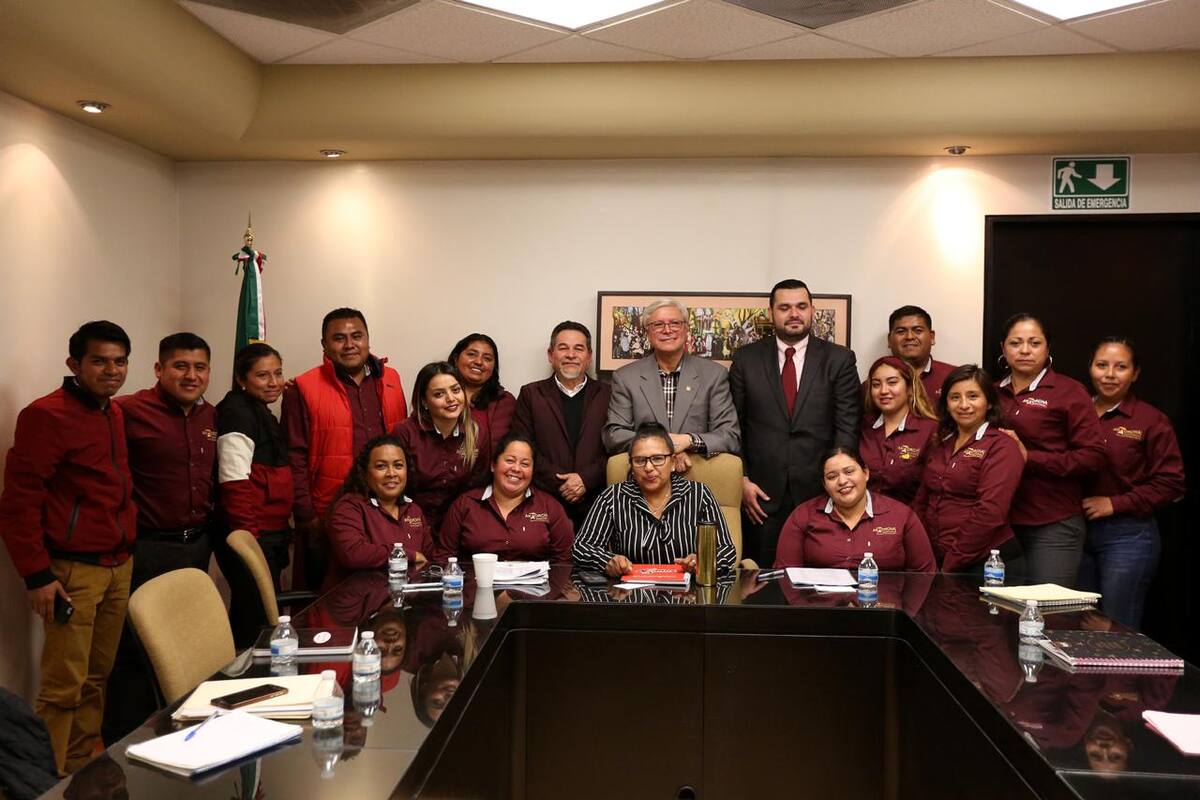Bonilla resuelve pagos a maestros interinos de Antorcha Magisterial
