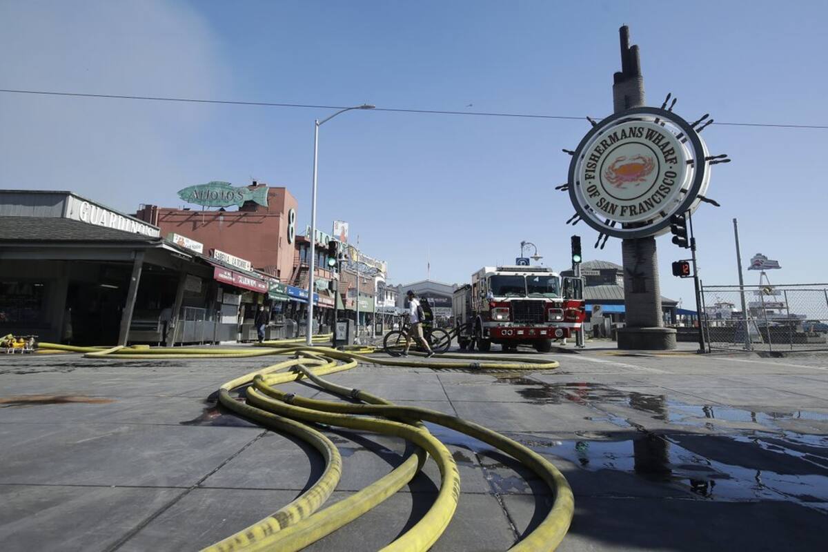 Se registra incendio en el muelle 45 de San Francisco