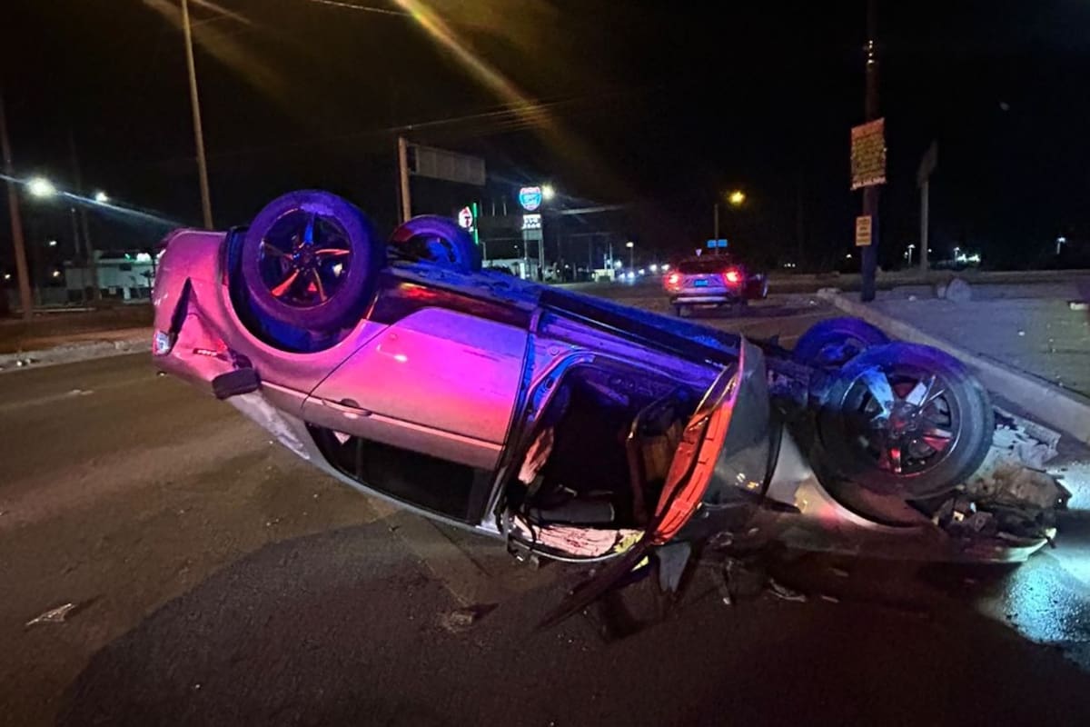 Menor de edad manejaba a exceso de velocidad y terminó volcando