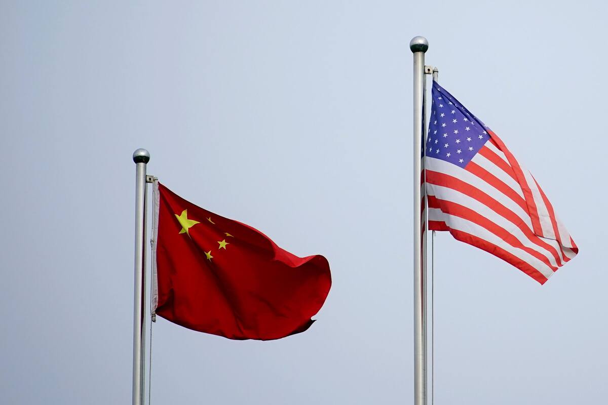 China condena "represión irrazonable" luego de que EU amplía lista negra económica