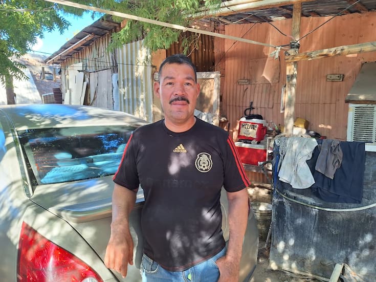 Aunque le “hace la lucha” no le alcanza para cobijas ni ropa abrigadora: Tras accidente que lo dejó con parálisis, Marco Antonio lucha por sobrevivir en la Invasión Guayacán