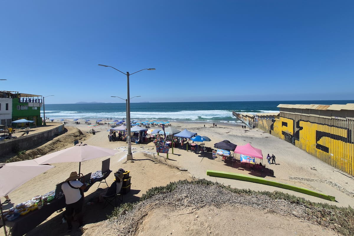 Realizan limpieza simultánea en 11 sitios como parte de Salvemos la Playa