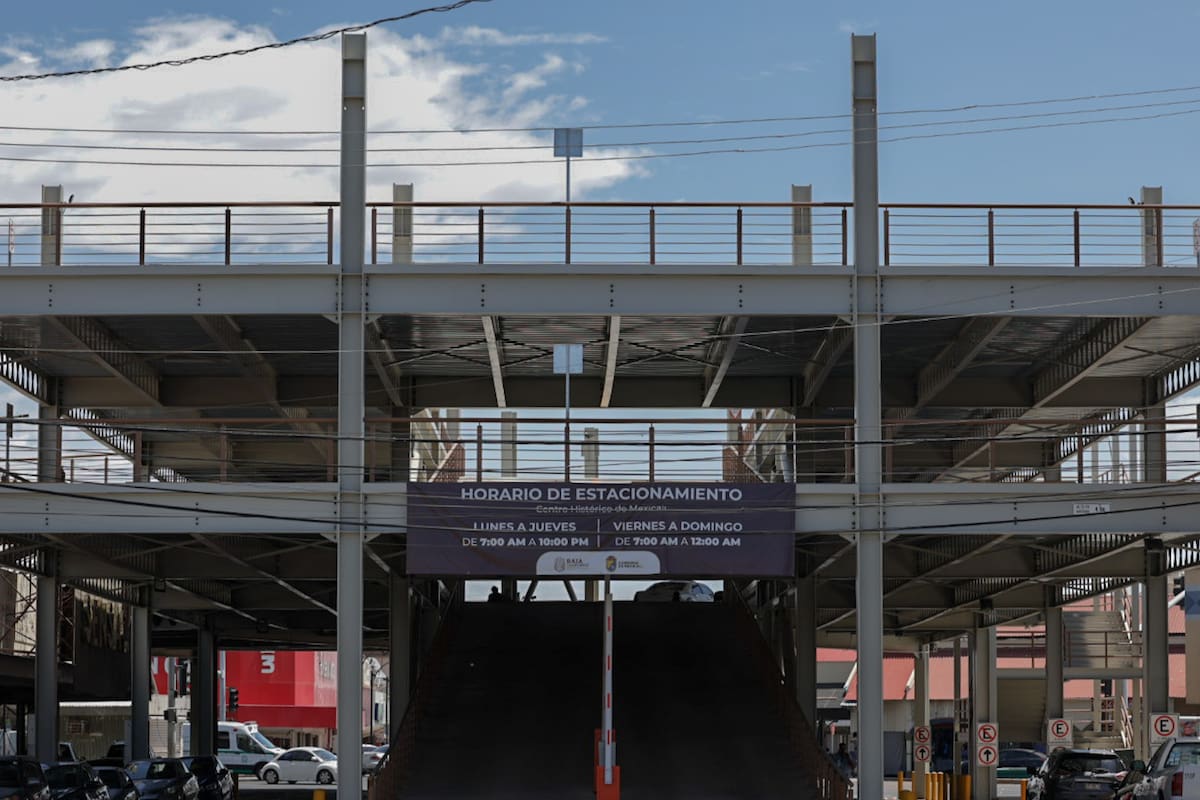 Continúan incumpliendo conductores con reglamento de tránsito en Centro Histórico