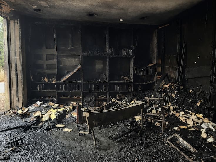 Incendio de sinagoga en el sur de Estados Unidos podría tratarse de ataque antisemita; autoridades detuvieron a un sospechoso con quemaduras