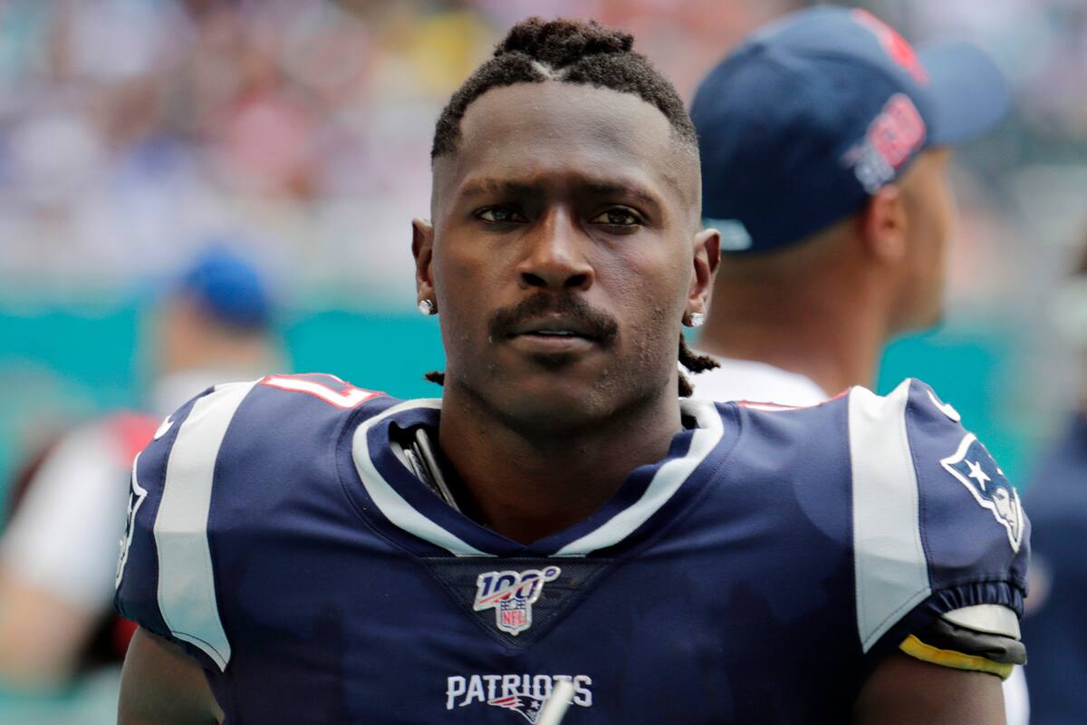Brown se disculpa por mofarse de escándalo de prostitución del dueño de Patriots
