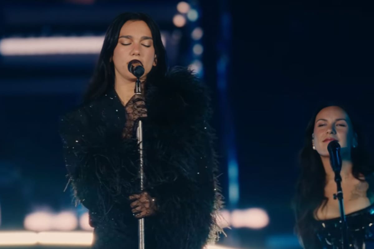 Dua Lipa sorprende al cantar “Amor Prohibido” de Selena durante su último concierto en el Estadio GNP Seguros
