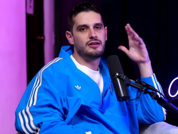 Adrián Marcelo genera polémica tras asegurar que “ahorrar es de pobres” en su análisis sobre los nuevos ricos