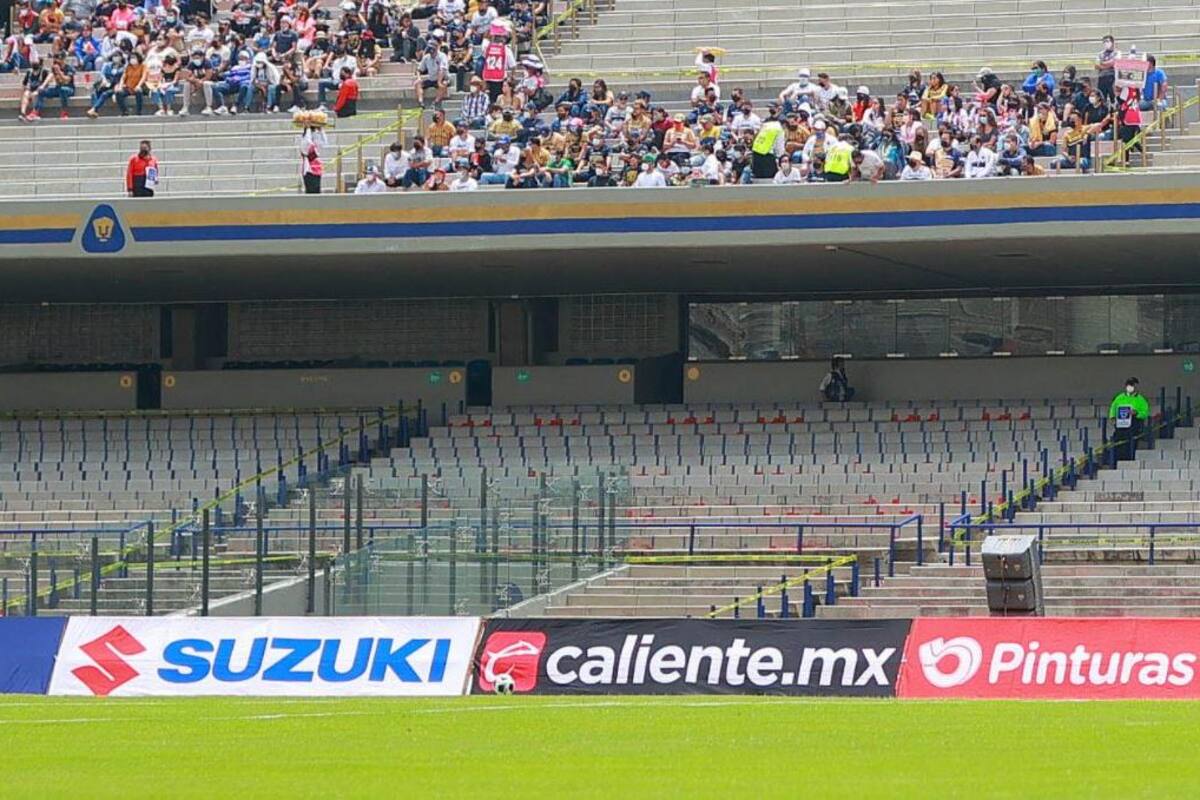 ¿Sana distancia? Tunden a Pumas por acomodo de afición ante pandemia de Covid