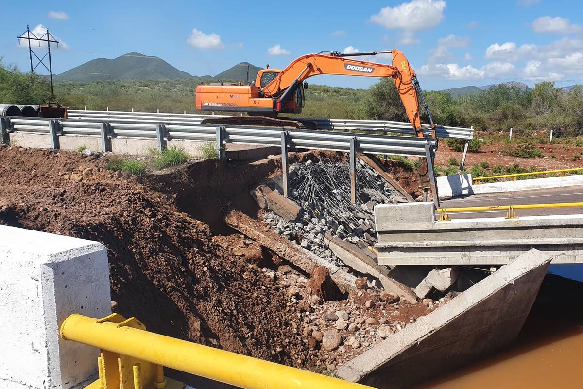 Reparan puente que colapsó en la carretera Hermosillo-Guaymas, a la altura de El Valiente