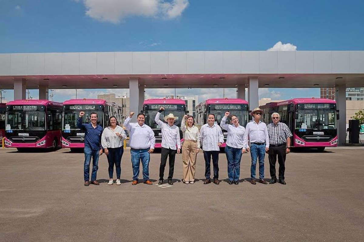 El gobernador Alfonso Durazo encabezó la puesta en operación de las 20 nuevas unidades eléctricas en Hermosillo.