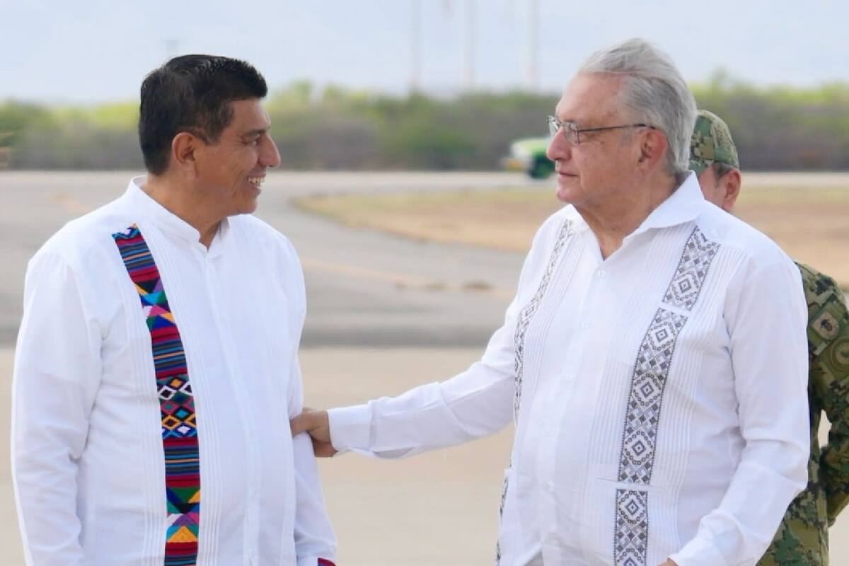 AMLO supervisa carreteras de Oaxaca previo a inauguración de tramo a Puerto Escondido