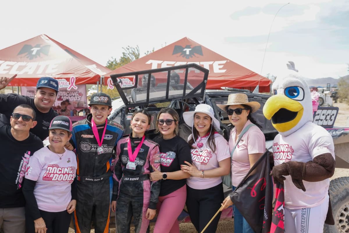 Racing For Boobs 2026 pinta de rosa el desierto de Mexicali