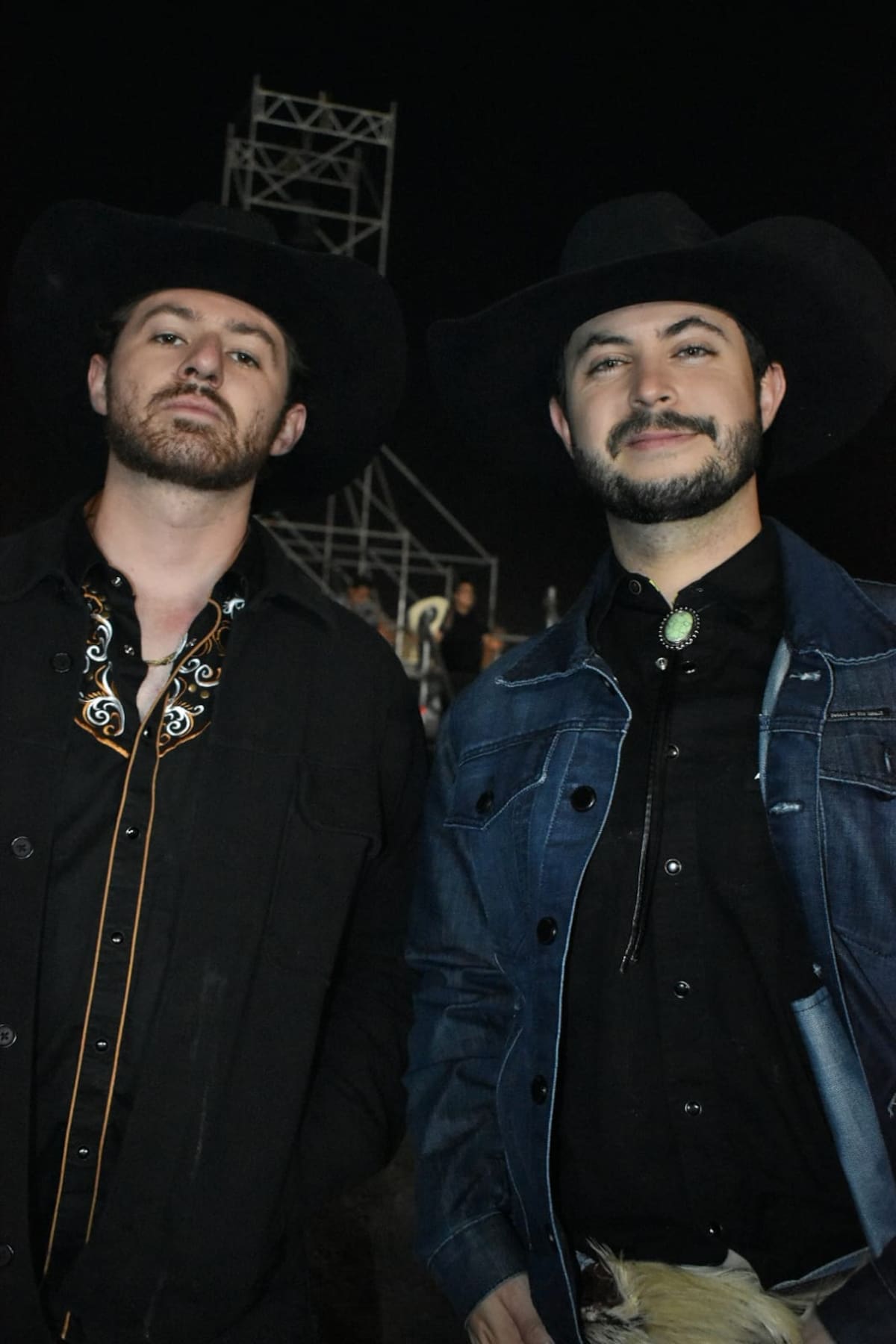 Diversas figuras del mundo digital ya se encuentran en la Plaza Monumental a la espera del espectáculo. Foto: Ruth Hudgers