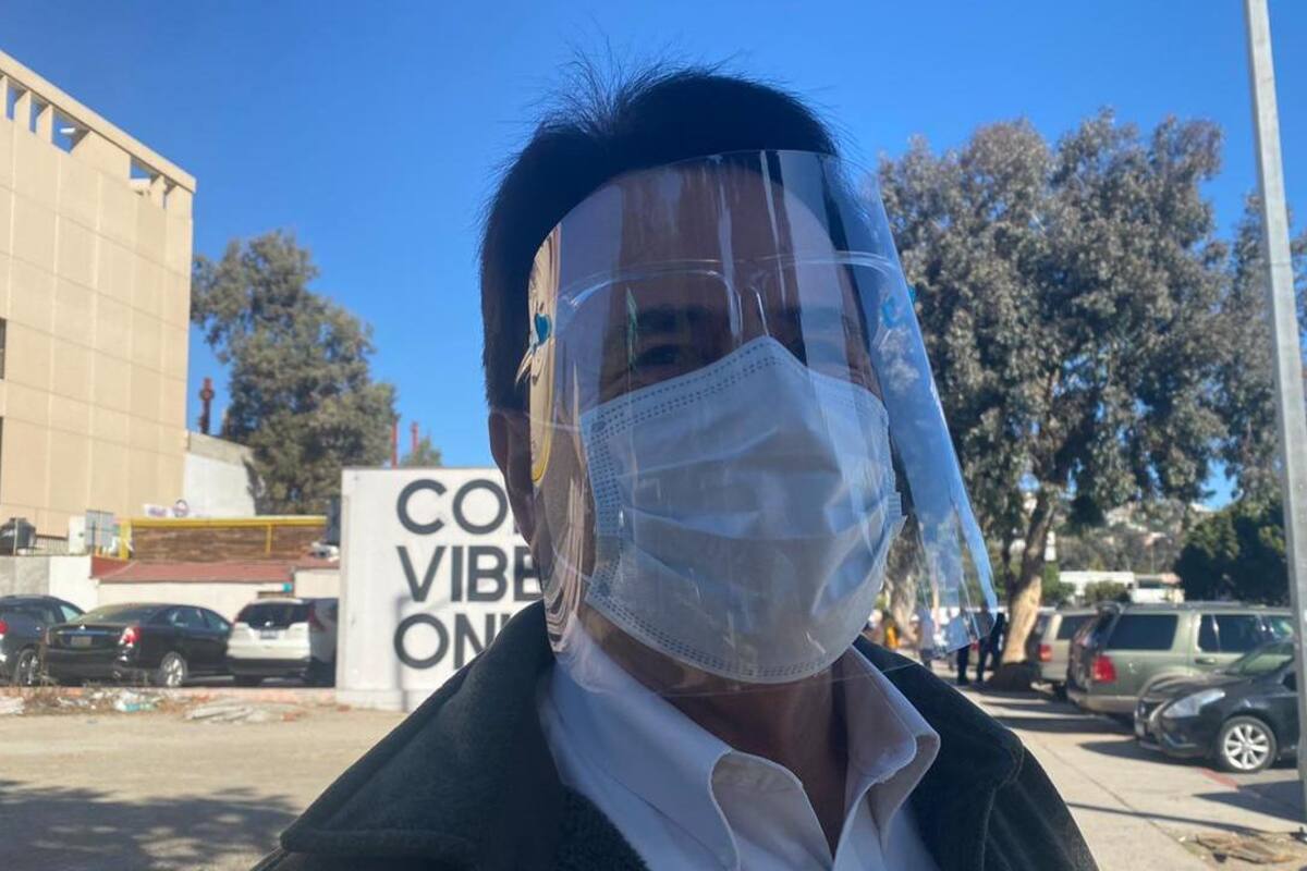 Comparece ex alcalde Juan Manuel Gastélum en Sindicatura