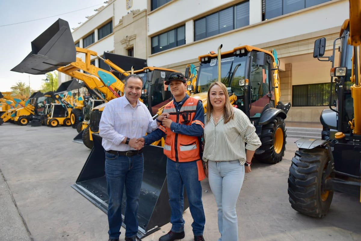 Entrega Antonio Astiazarán maquinaria para limpieza a Servicios Públicos Municipales
