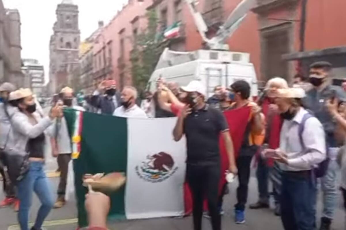 Boletín México: Revira López Obrador a dirigente de Frenaaa