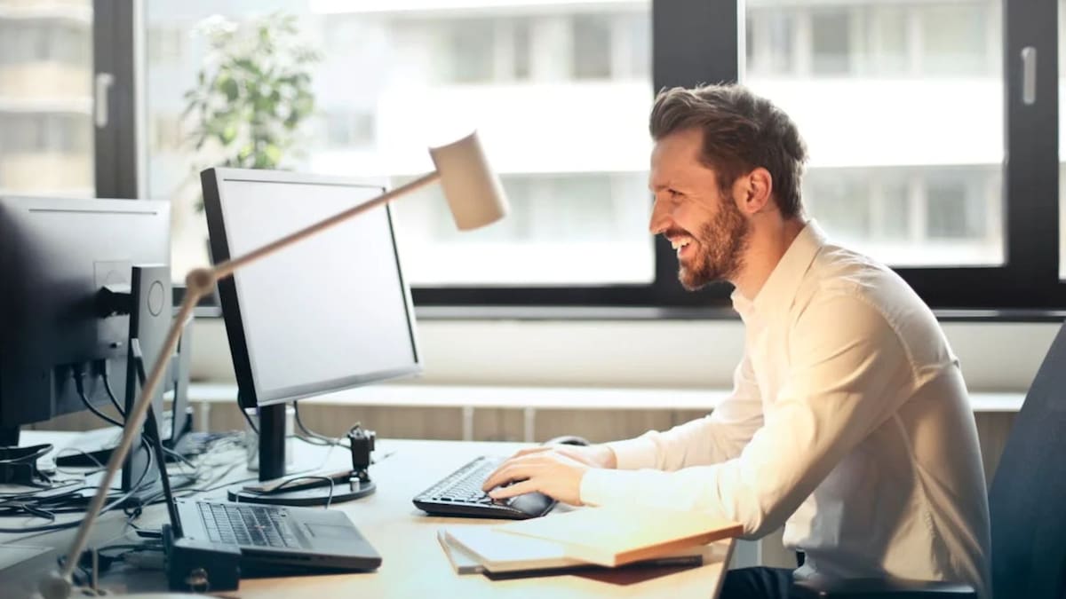 estos factores consolidaron un modelo laboral que privilegia el tiempo personal y el equilibrio entre la vida familiar y el trabajo.