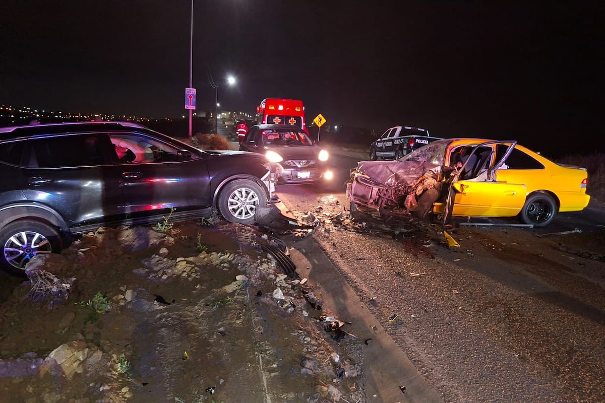 Choque frontal en Real de Rosarito deja dos lesionados; un conductor detenido