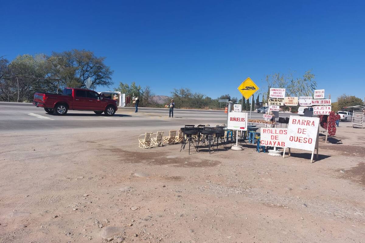 Buscan desalojar a vendedores de tramo carretero en Ímuris