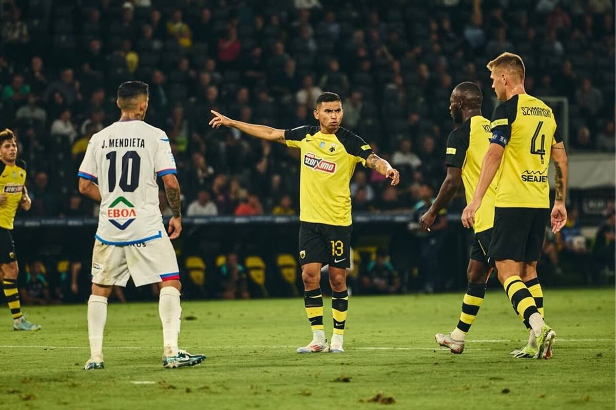 Orbelín Pineda y el AEK de Atenas golean y siguen en la lucha por el liderato