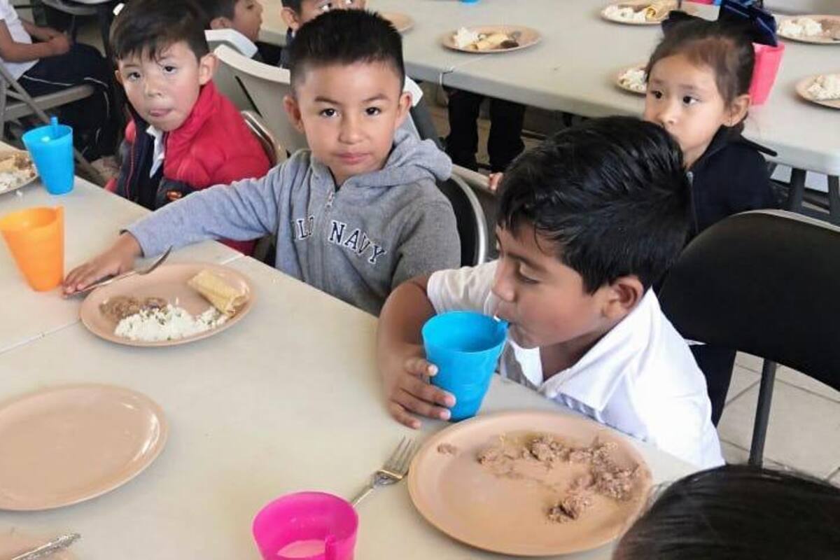 Llevan programa de desayunos y alimentación a más escuelas de BC