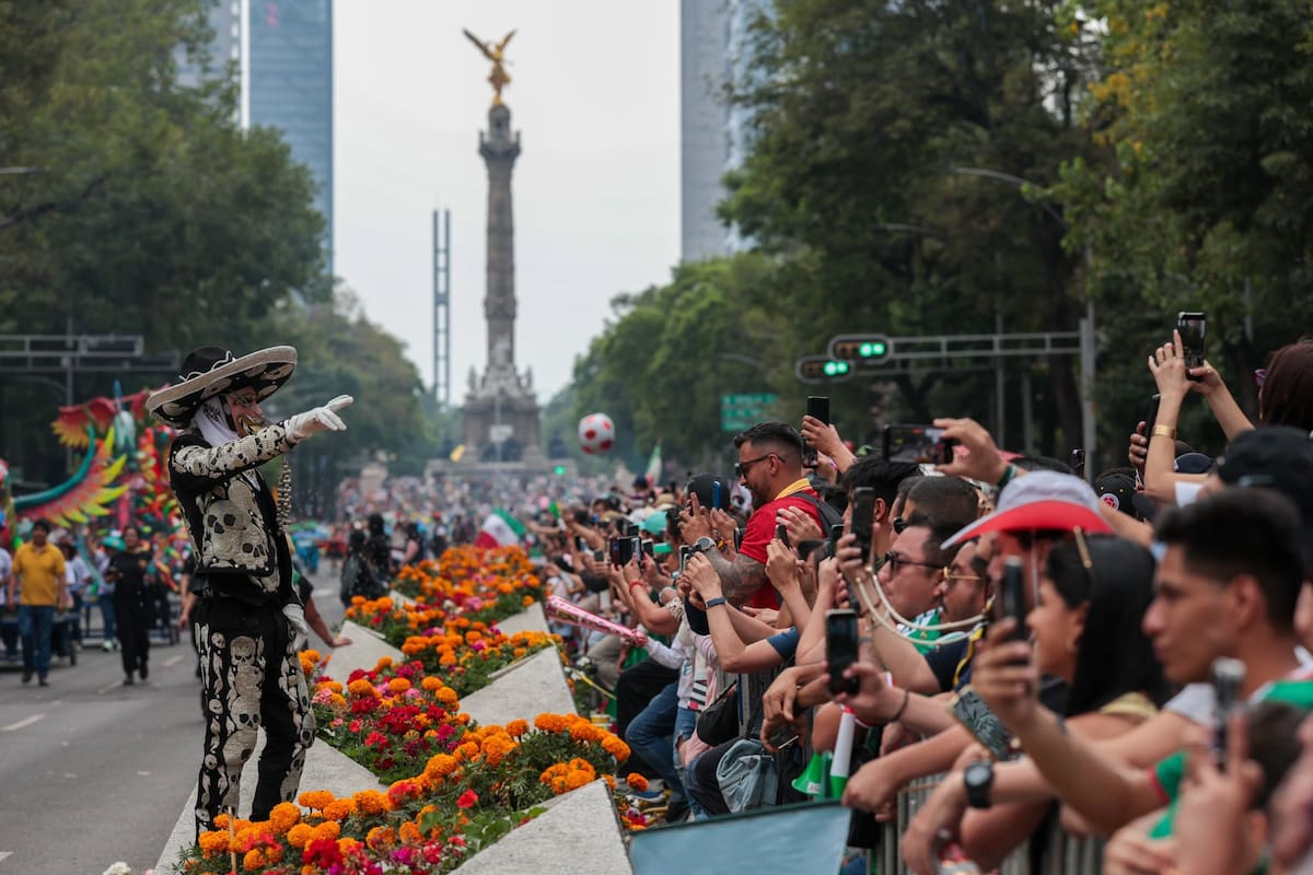 Colocan escenario en el Ángel de la Independencia para concierto tras el partido de México vs Corea; estas serán las vialidades saturadas