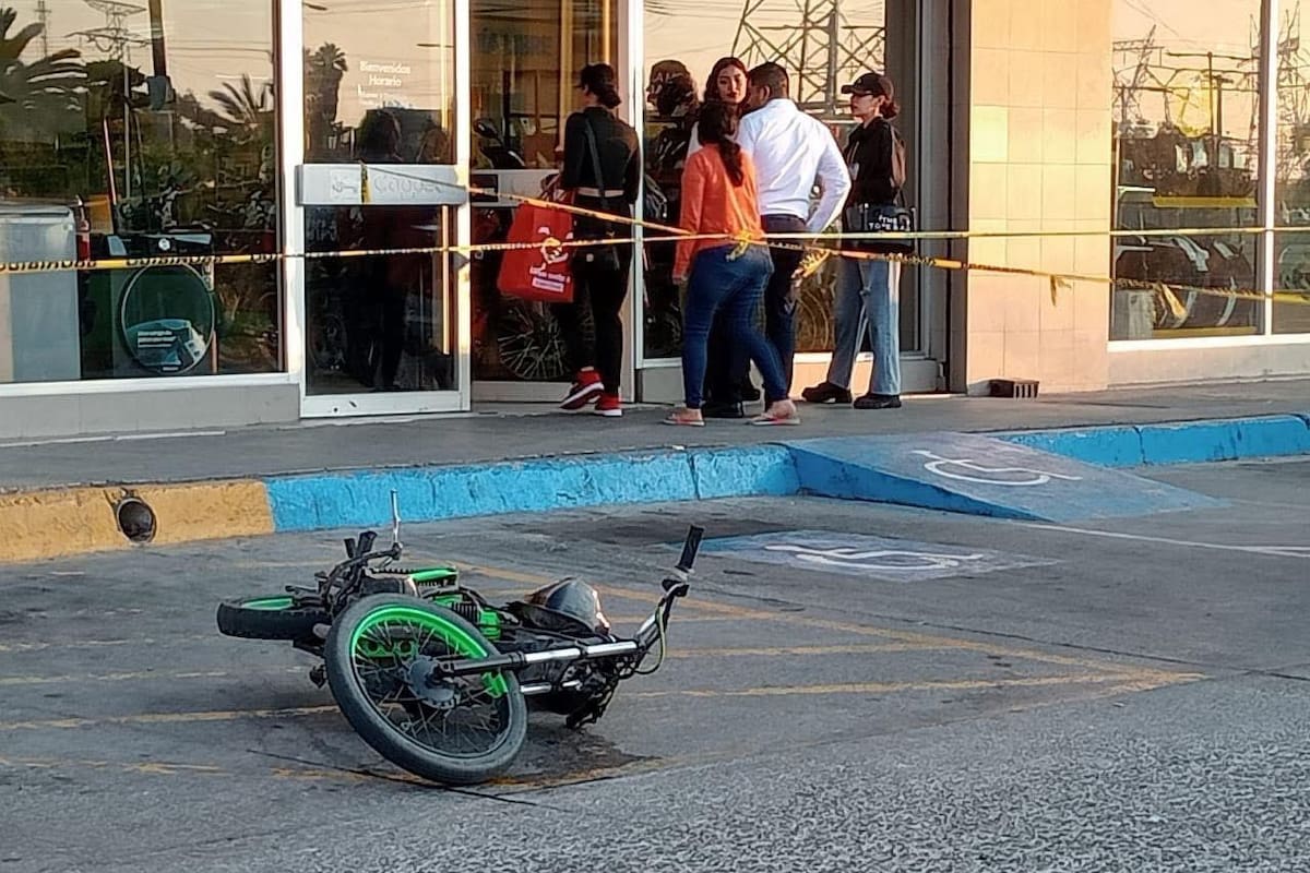 Escapa asaltante tras robar tienda departamental en Rosarito