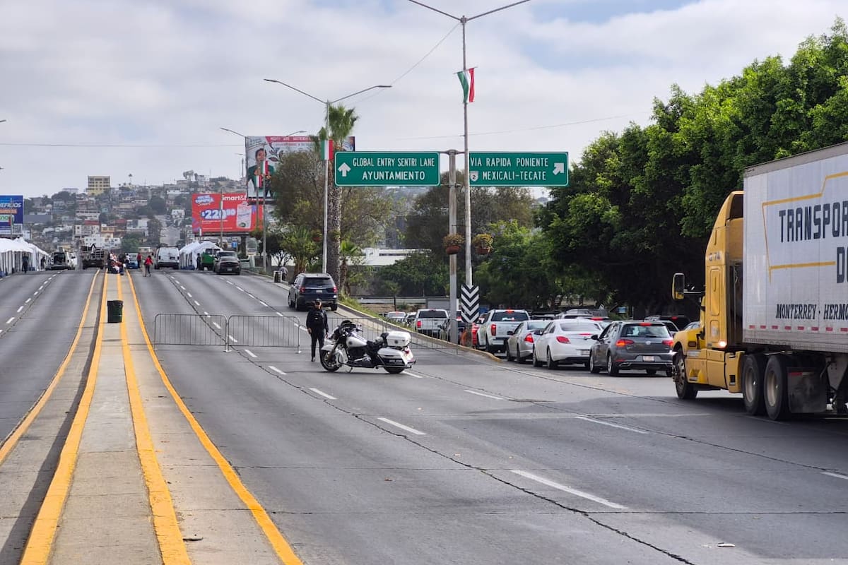 Cierran avenida Independencia para preparar el Grito de Independencia en Tijuana