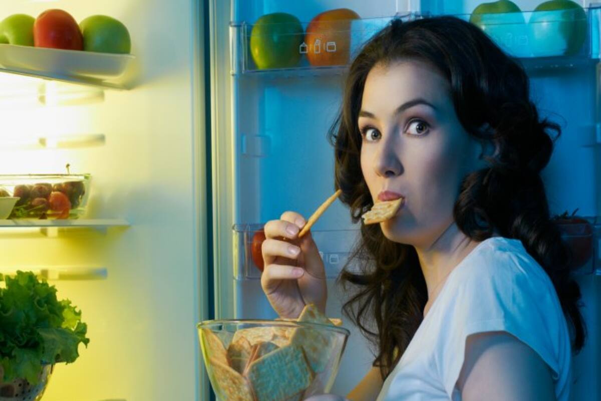 ¿Qué pasa en el cuerpo si comes en la noche?