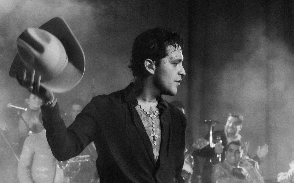 Christian Nodal sigue dando de qué hablar.