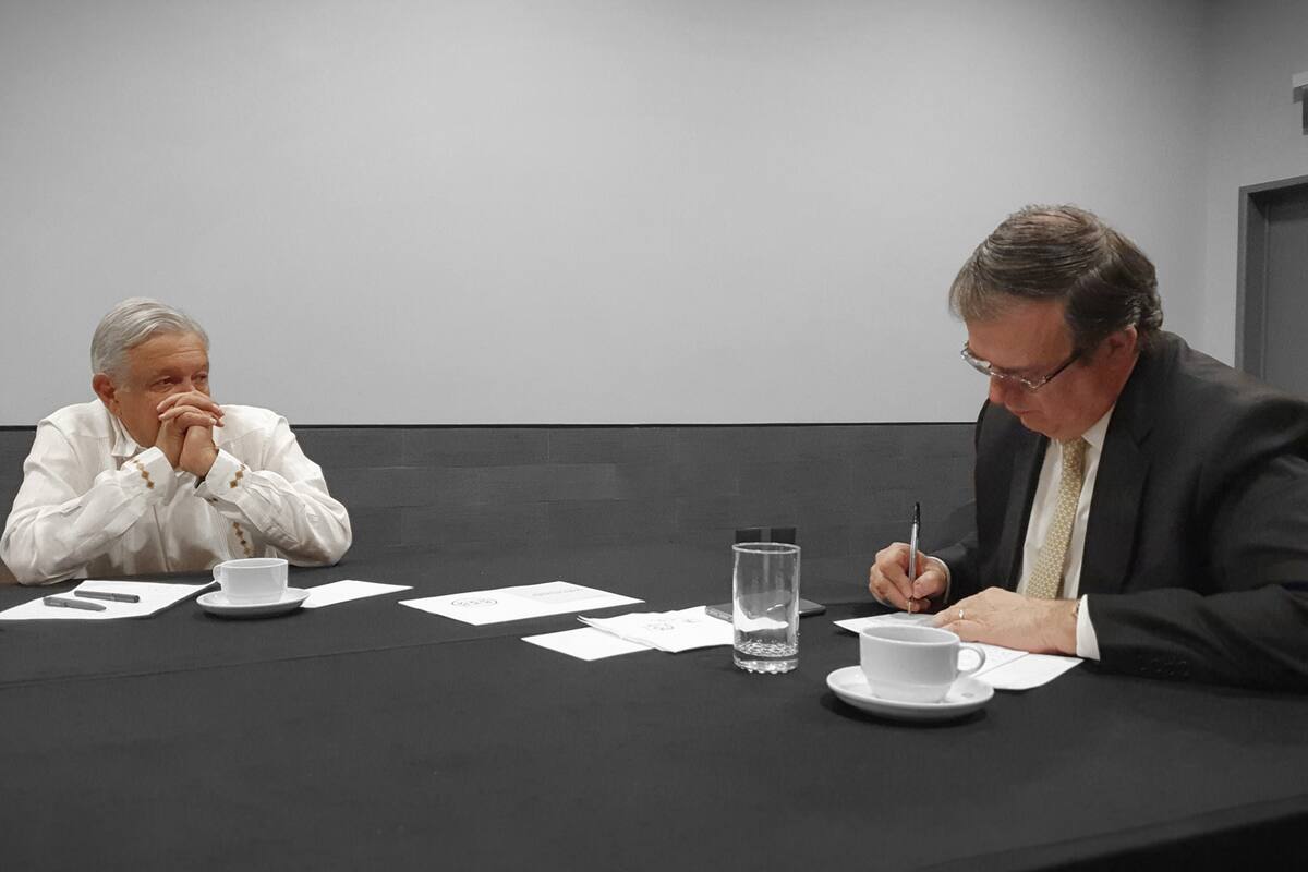 AMLO sostiene plática con Donald Trump