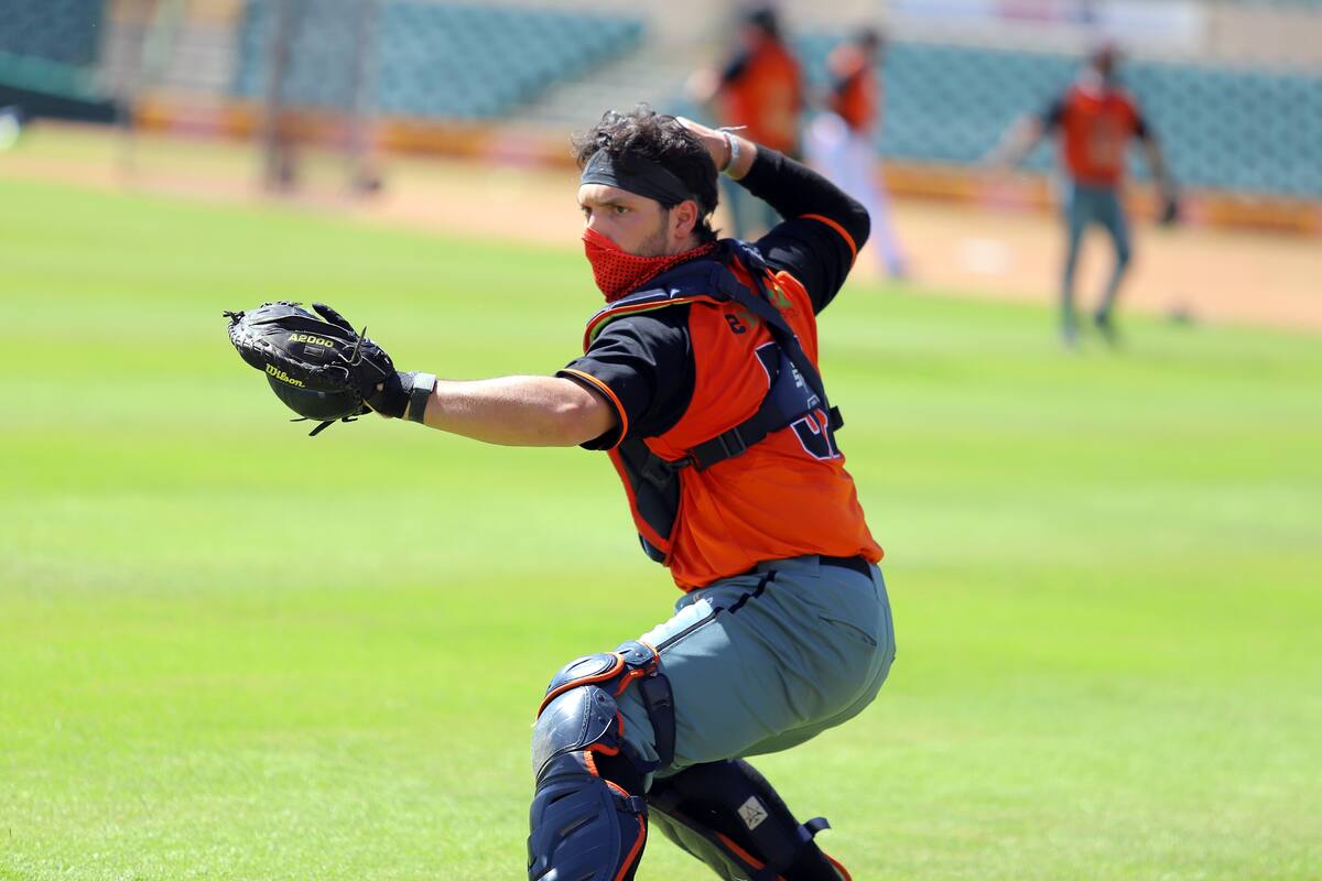 Salazar llega en forma a pretemporada de Naranjeros