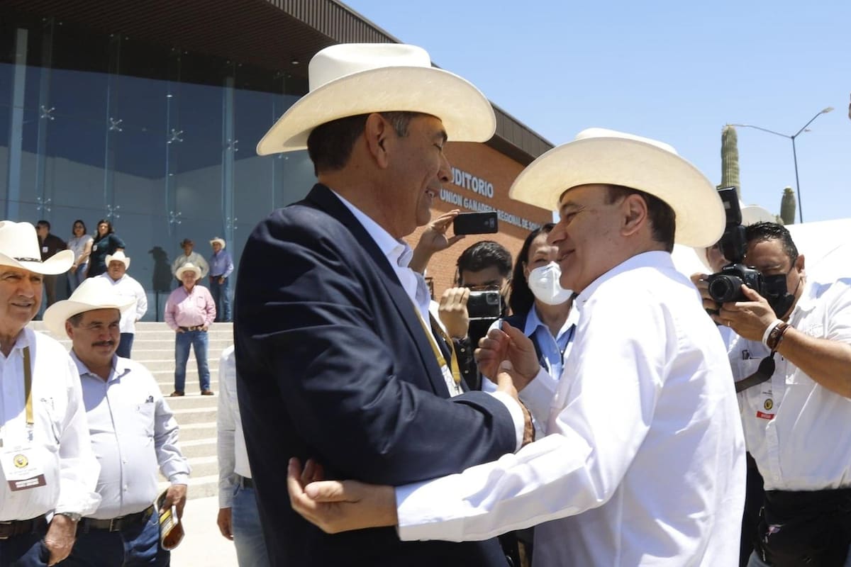 Toma protesta Juan Carlos Ochoa como presidente de la UGRS
