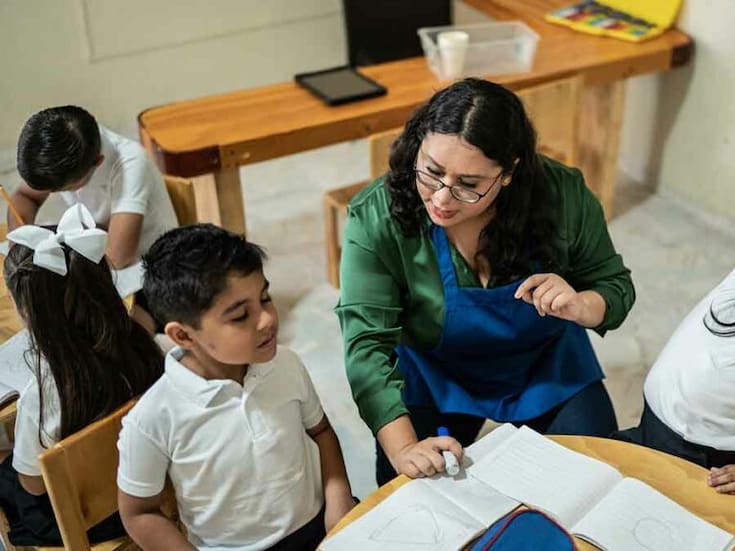Uno de cada tres maestros en México trabaja en municipios con altos índices de criminalidad, revela estudio sobre la violencia en las escuelas de la Tierra Caliente de Michoacán