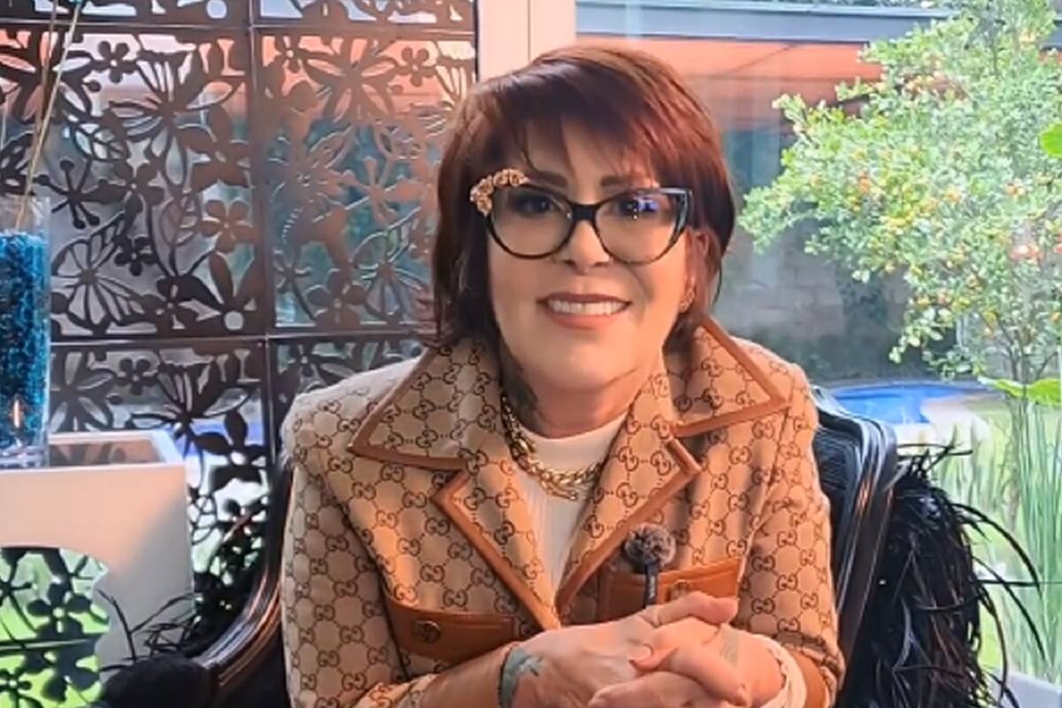 Alejandra Guzmán reaparece y envía saludo tras fuerte caída