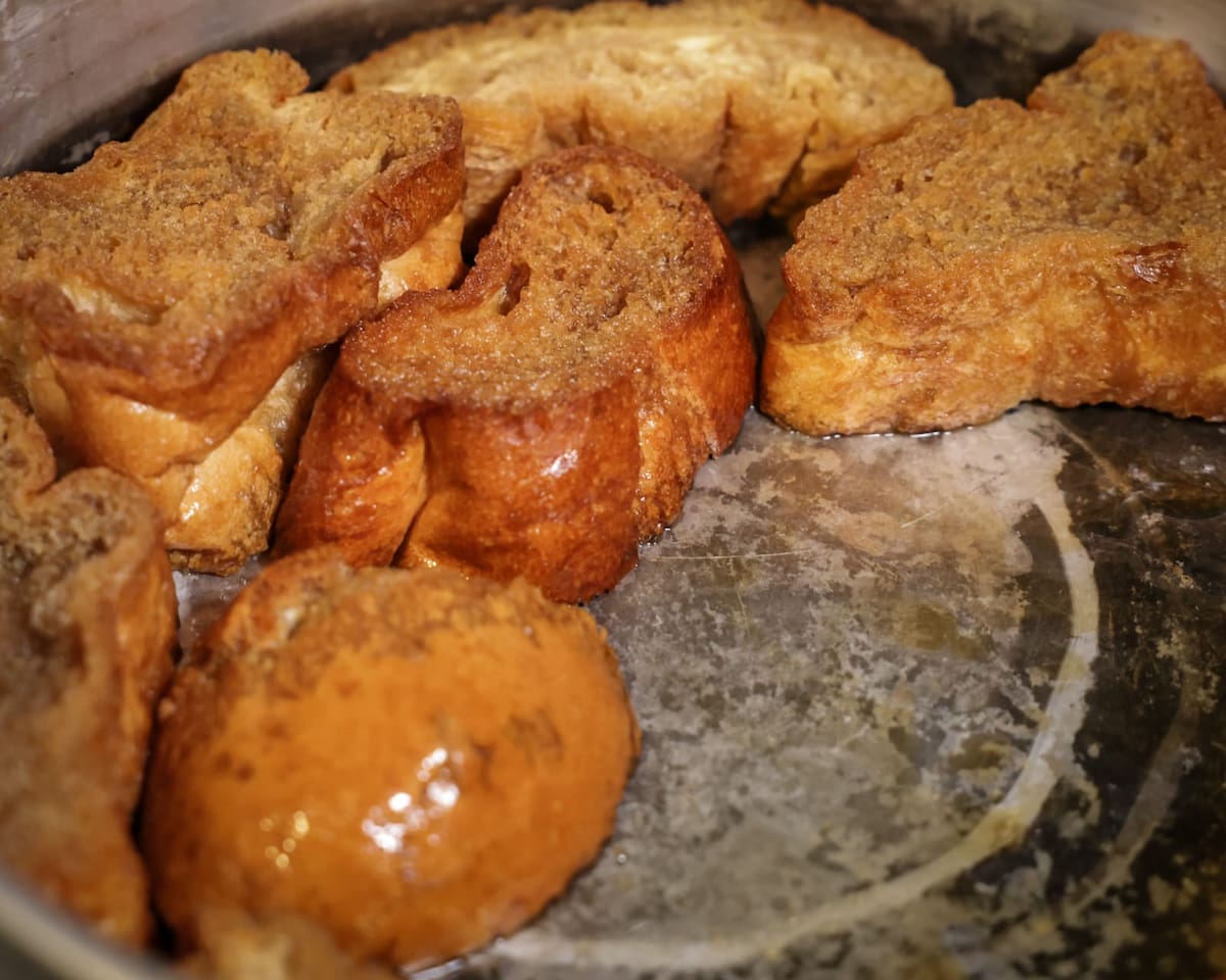 A través de su emprendimiento “Dulce Herencia” una emprendedora apuesta por mantener viva la tradición de la capirotada y otros postres de origen mexicano. Foto: Fernando Guerrero