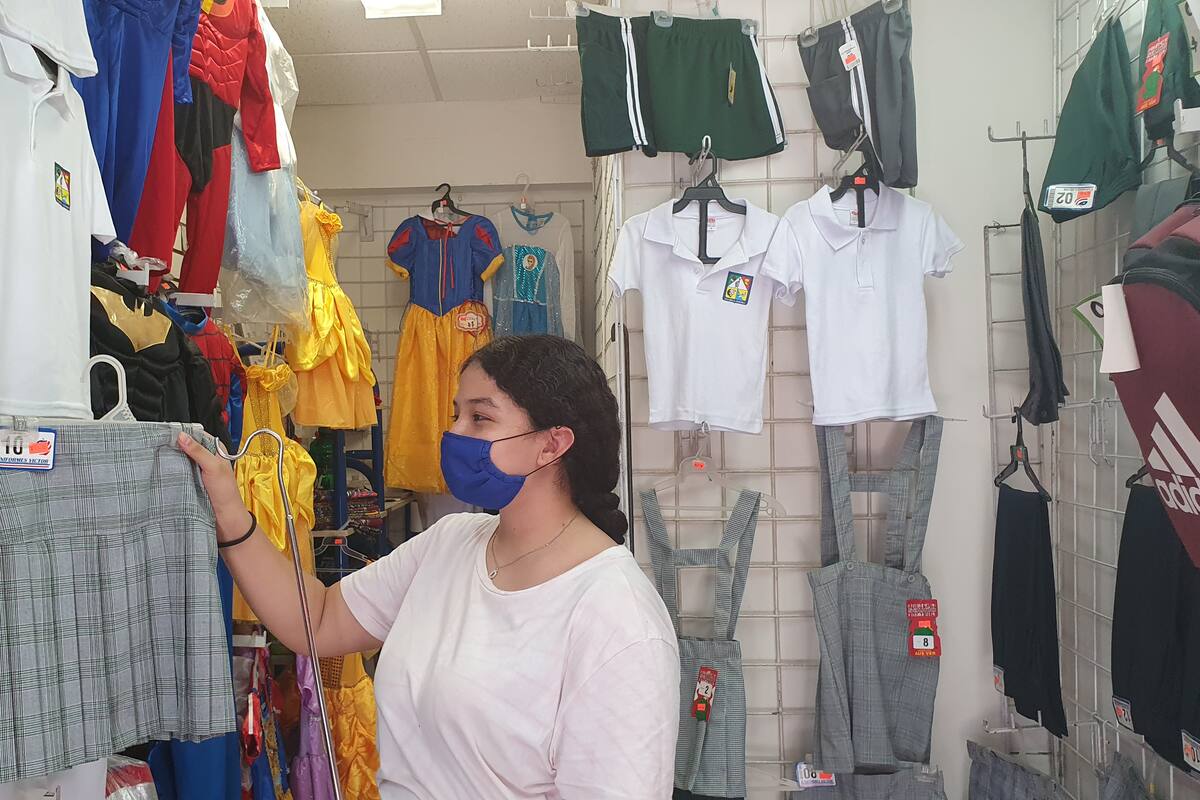 Abre un debate uso de uniforme para clases en línea