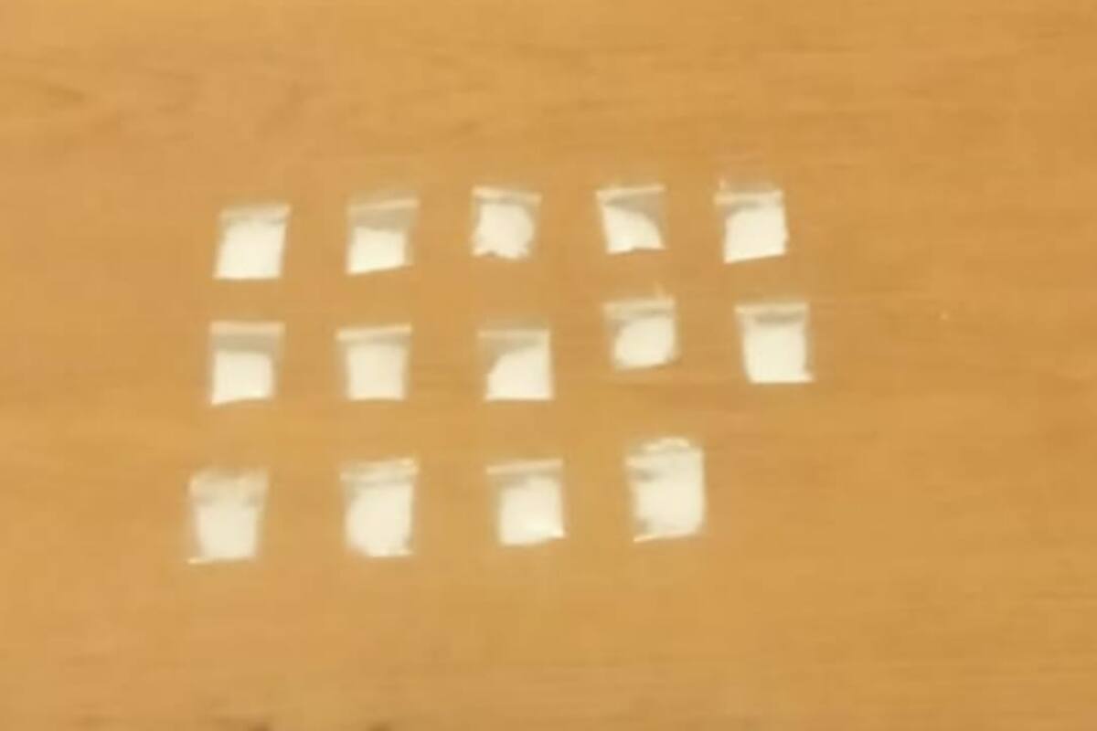 Detienen a cuatro en posesión de varias dosis de drogas