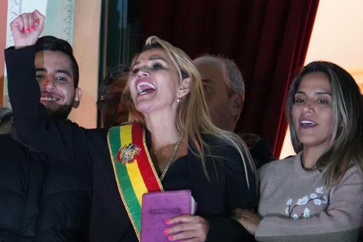 EU reconoce a Áñez como presidenta interina de Bolivia