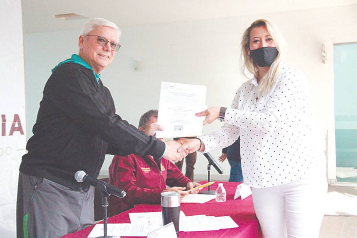 Entrega Bonilla anuencia de pesca para autosustento