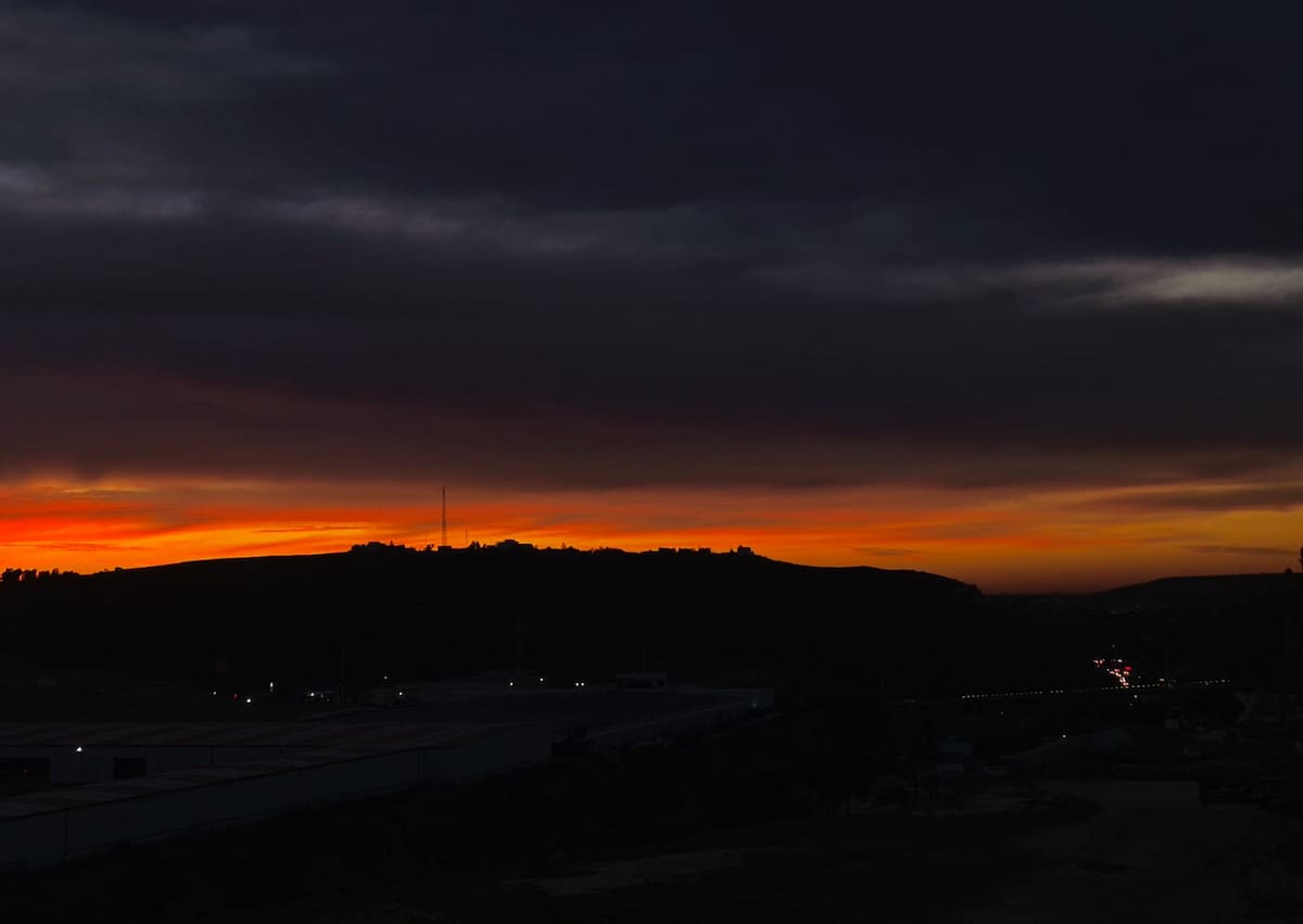 La ciudad de Tijuana registró este jueves temperaturas elevadas para la temporada invernal, con un ambiente caluroso desde las primeras horas del día. Foto: Sergio Ortiz
