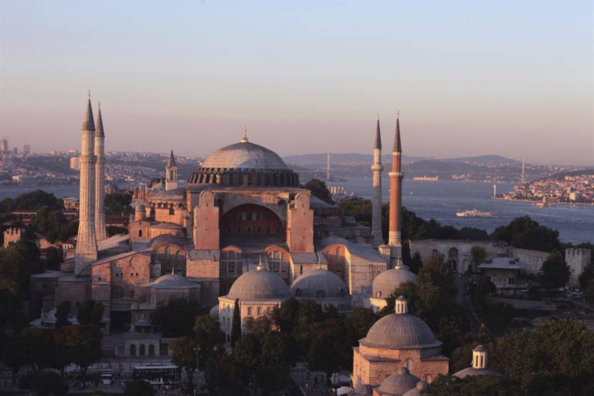 Por qué Erdogan proclamó mezquita la basílica de Santa Sofía en Estambul