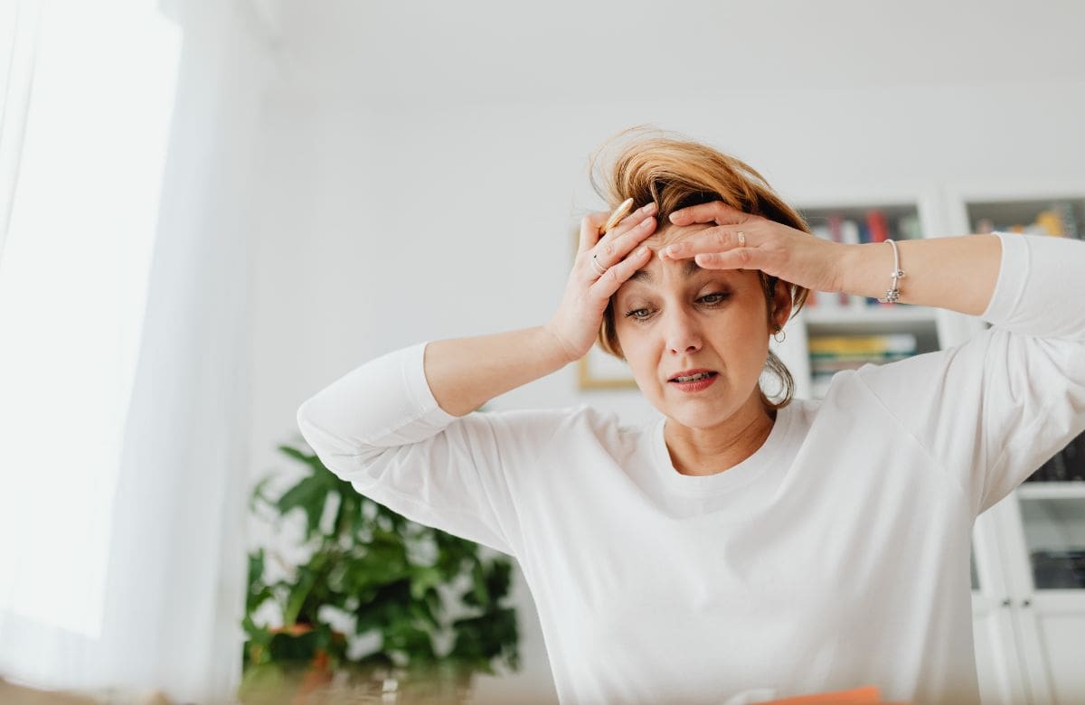 Cómo funciona la regla 3-3-3, el método de atención plena que ayuda a disminuir la ansiedad, estabilizar el ritmo cardíaco y generar sensación de calma | Foto: Especial (canva)