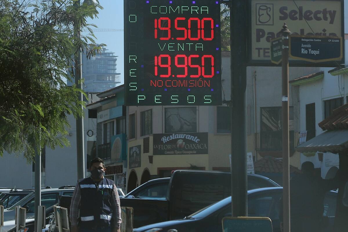 Precio del dólar, por debajo de los 20 pesos