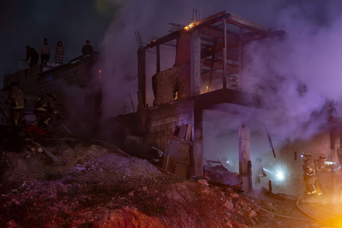 Incendio daña vivienda en construcción en la colonia El Florido
