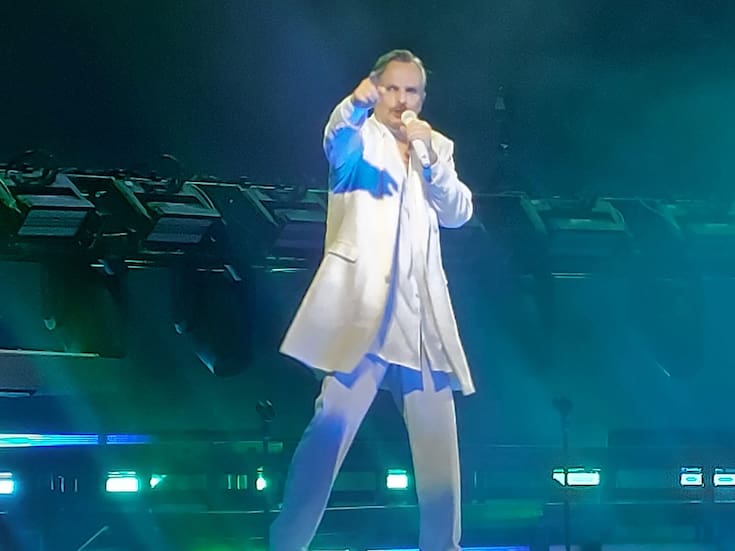 Miguel Bosé conquista San Diego con su “Importante Tour 2025”