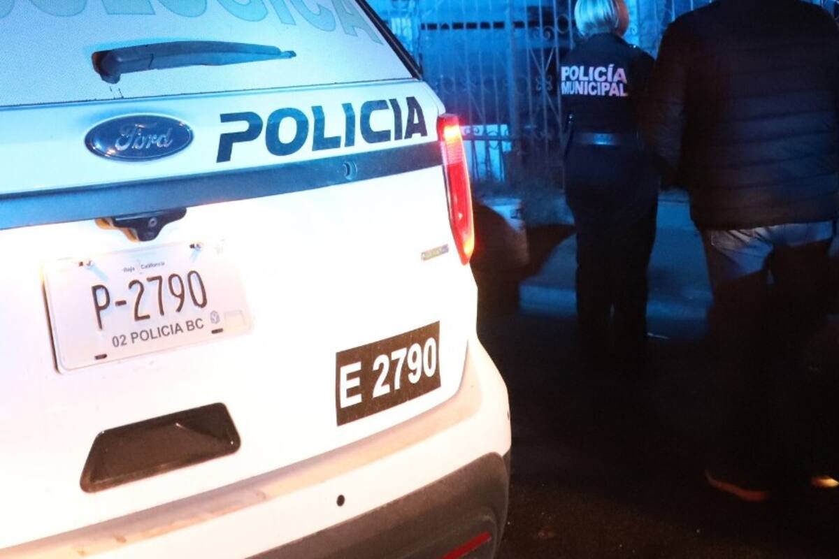 Muere hombre en incendio de cuartería