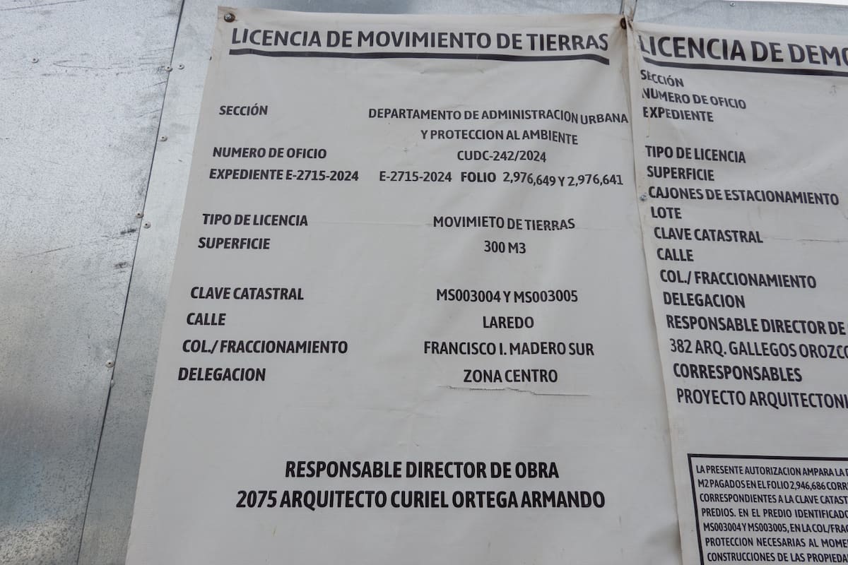 Sellos de clausura en la puerta de un desarrollo habitacional de la empresa SM8 Desarrolladora. Foto: BorderZoom